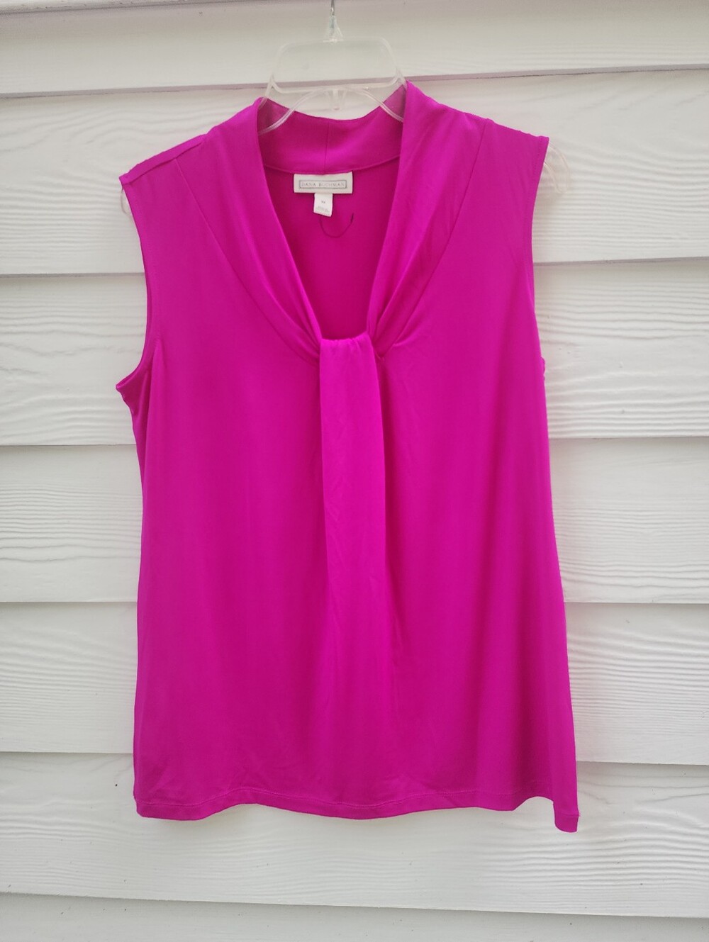 M Sleeveless Top in Fuchsia